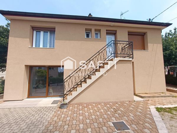 Très jolie maison individuelle d'une surface habitable de 126 m2  divisée en deux appartements sur terrain attenant