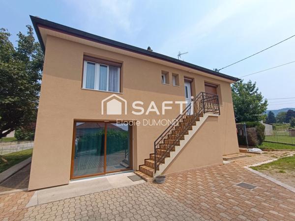 Très jolie maison individuelle d'une surface habitable de 126 m2  divisée en deux appartements sur terrain attenant