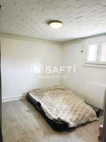 Très jolie maison individuelle d'une surface habitable de 126 m2  divisée en deux appartements sur terrain attenant