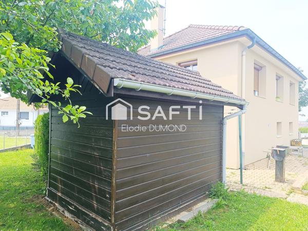 Très jolie maison individuelle d'une surface habitable de 126 m2  divisée en deux appartements sur terrain attenant