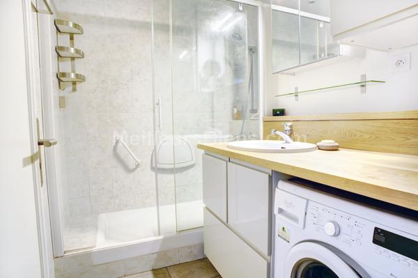 Calme et verdure pour cet appartement refait à neuf avec grand balcon