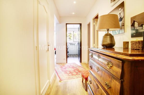 Calme et verdure pour cet appartement refait à neuf avec grand balcon