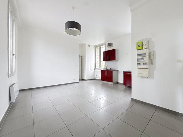 A vendre F3 de 44m2 avec 2 emplacements de parking à Le Petit Quevilly - LE PETIT QUEVILLY