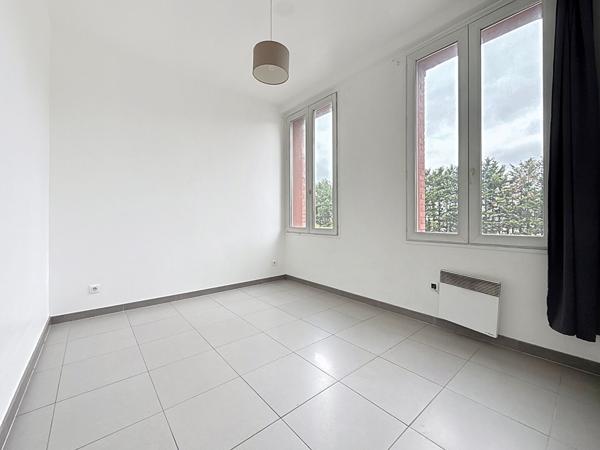 A vendre F3 de 44m2 avec 2 emplacements de parking à Le Petit Quevilly - LE PETIT QUEVILLY