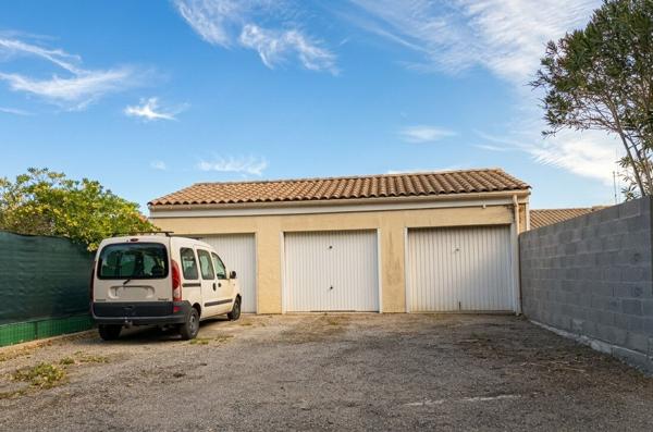 Carcassonne - Maison de plain-pied avec jardinet et garage