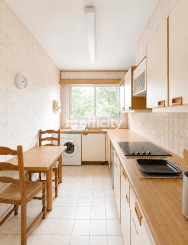 Appartement
         5 pièces
        - 83 m²