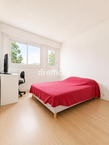 Appartement
         5 pièces
        - 83 m²