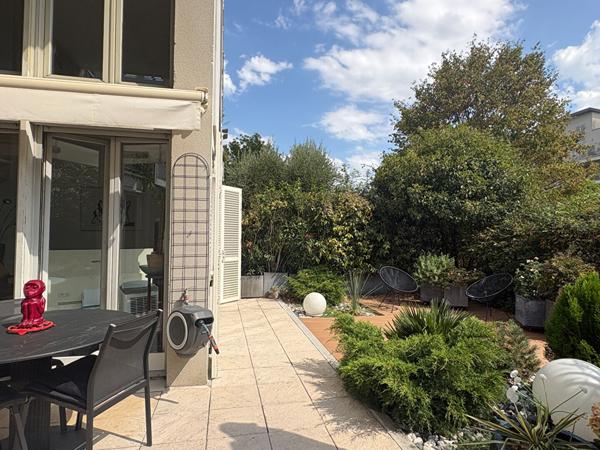 Bordeaux Bastide - Appartement T4 avec extérieur et deux places de parking , Bordeaux