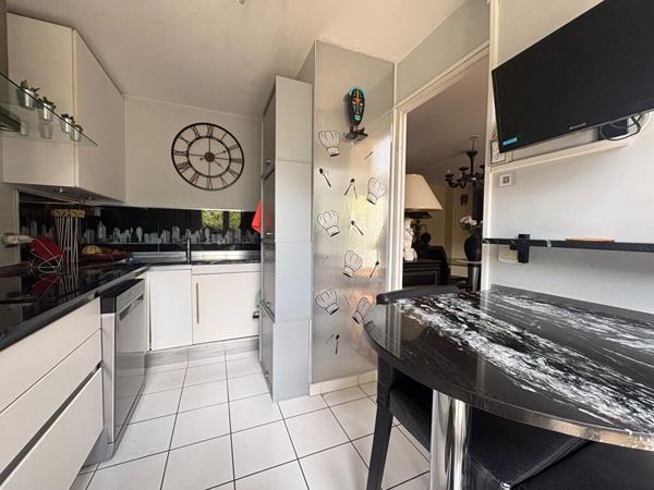 Bordeaux Bastide - Appartement T4 avec extérieur et deux places de parking , Bordeaux