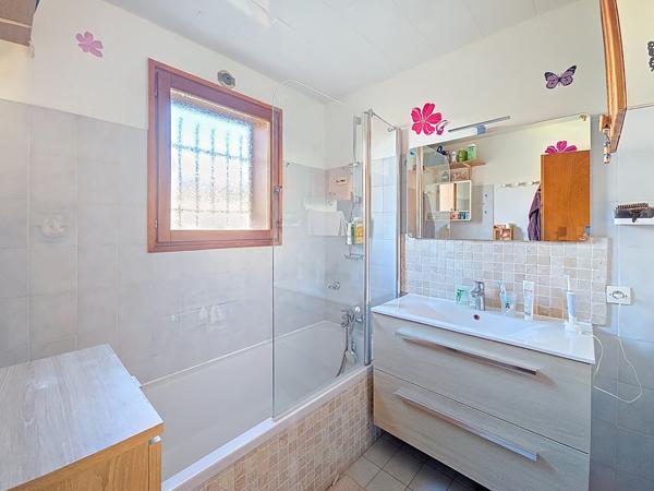 Maison individuelle 5 chambres Concise