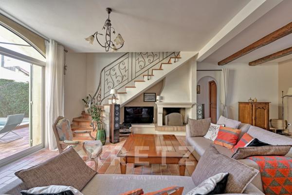 Charmante maison de vigneron avec piscine, jardin intimiste, proche Nîmes