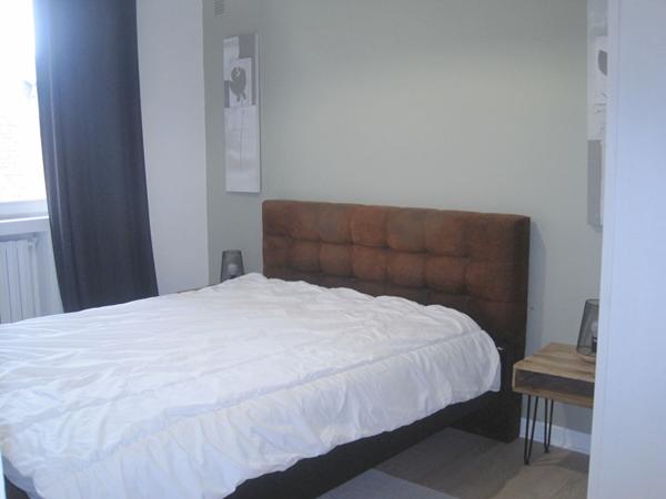 A LOUER APPARTEMENT MEUBLE DEUX CHAMBRES PROCHE CENTRE VILLE