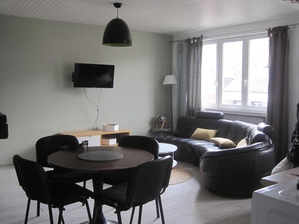 A LOUER APPARTEMENT MEUBLE DEUX CHAMBRES PROCHE CENTRE VILLE