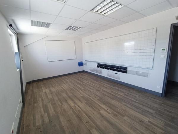 LOCAL D'ACTIVITÉ - PROCHE NARBONNE