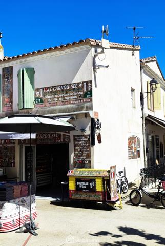 Local 75 m² à Saintes-Maries-de-la-Mer 13460