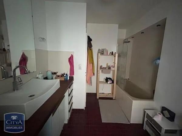 Appartement à louer 3 pièces 72m² Clermont-Ferrand (63000)