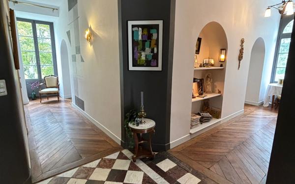 Maison à vendre    12 pièces • 411 m2 Jurançon