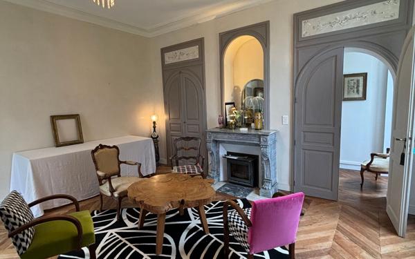 Maison à vendre    12 pièces • 411 m2 Jurançon