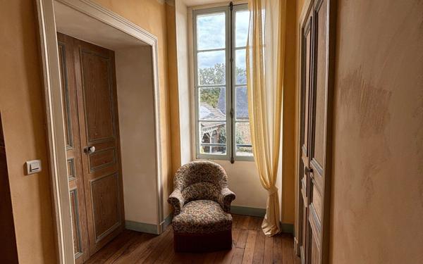 Maison à vendre    12 pièces • 411 m2 Jurançon