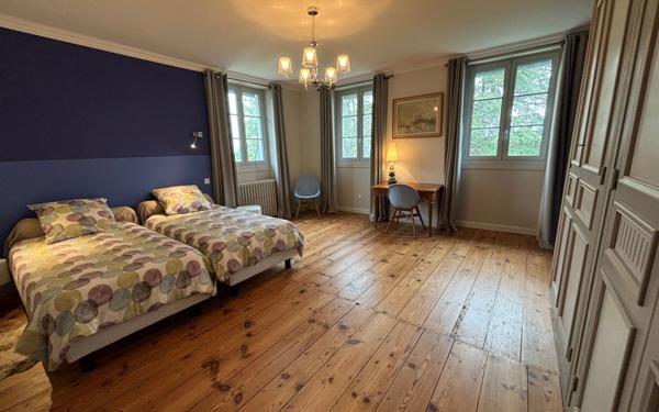 Maison à vendre    12 pièces • 411 m2 Jurançon