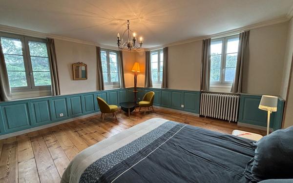 Maison à vendre    12 pièces • 411 m2 Jurançon