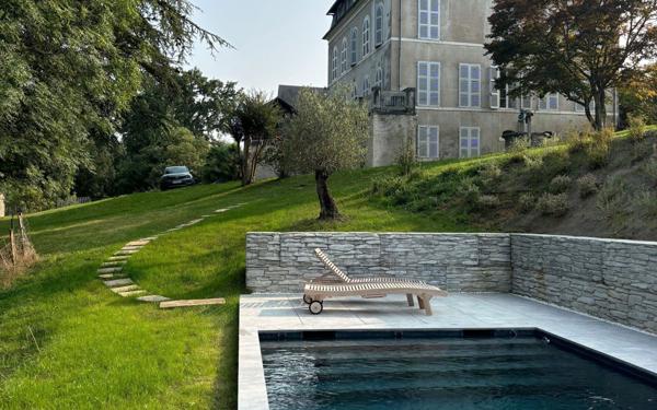 Maison à vendre    12 pièces • 411 m2 Jurançon