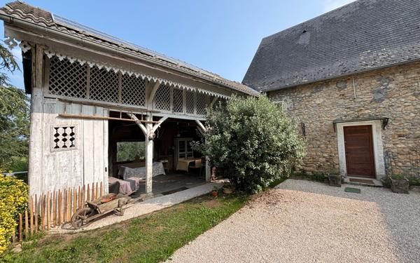 Maison à vendre    12 pièces • 411 m2 Jurançon