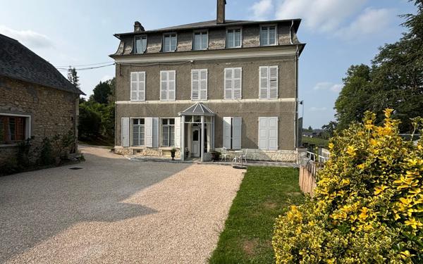 Maison à vendre    12 pièces • 411 m2 Jurançon