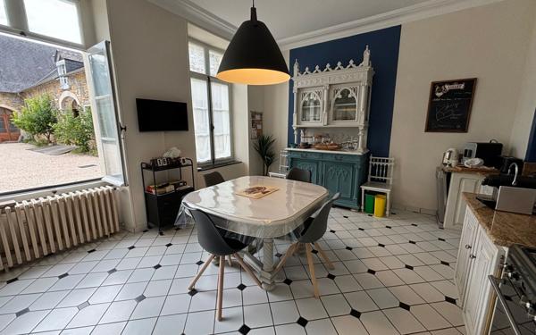 Maison à vendre    12 pièces • 411 m2 Jurançon