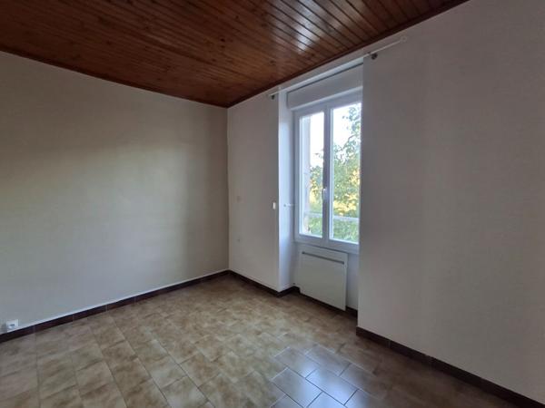 BEDARIEUX Appartement rénové d'environ 63m²