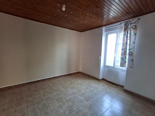 BEDARIEUX Appartement rénové d'environ 63m²