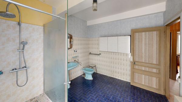 PUICHERIC, proche CARCASSONNE, maison avec jardin et grand garage