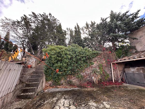 PUICHERIC, proche CARCASSONNE, maison avec jardin et grand garage