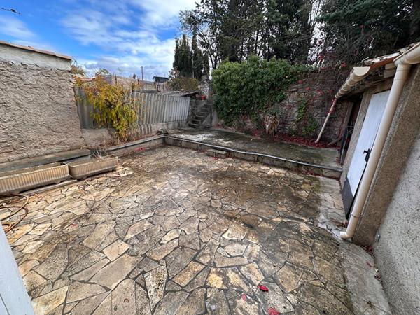 PUICHERIC, proche CARCASSONNE, maison avec jardin et grand garage