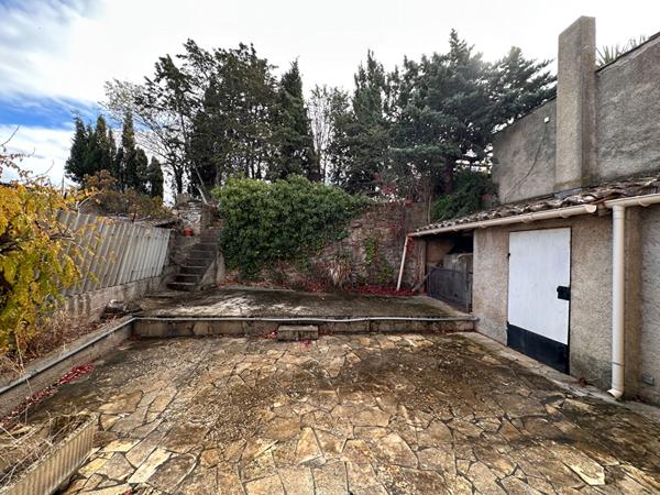 PUICHERIC, proche CARCASSONNE, maison avec jardin et grand garage