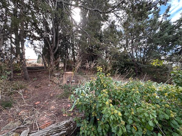 PUICHERIC, proche CARCASSONNE, maison avec jardin et grand garage