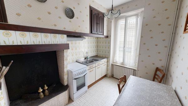 PUICHERIC, proche CARCASSONNE, maison avec jardin et grand garage