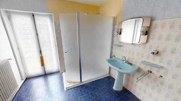 PUICHERIC, proche CARCASSONNE, maison avec jardin et grand garage