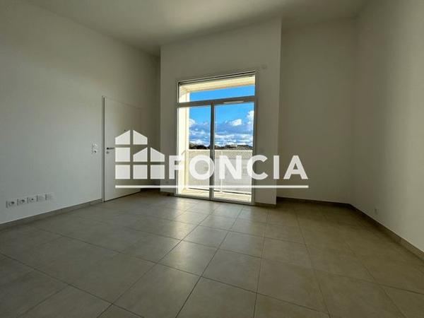 Location Studio 28 m² - 133 Rue Bonaparte La Londe Les Maures 83250