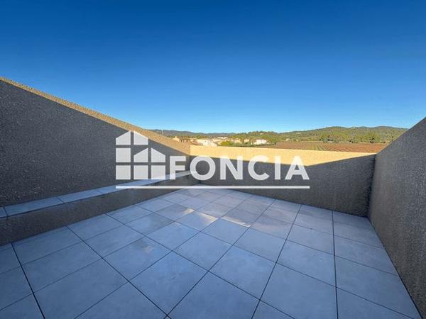 Location Studio 28 m² - 133 Rue Bonaparte La Londe Les Maures 83250