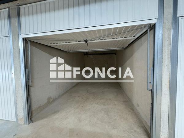 Location Studio 28 m² - 133 Rue Bonaparte La Londe Les Maures 83250