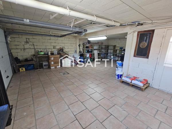 Maison individuelle - 4 chambres - sous-sol - garages - carport - jardin et superbe vue!