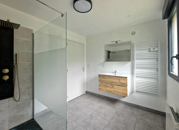 Maison 12 pièces - 247 m²