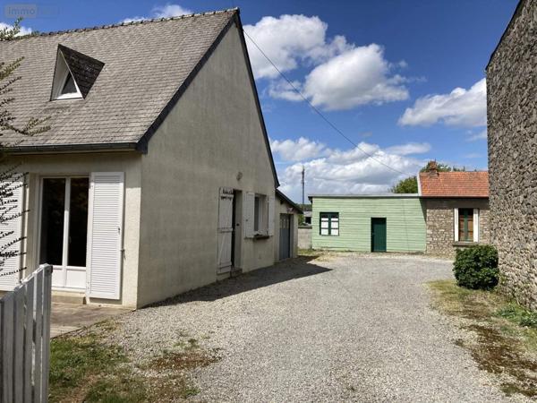 Maison à louer à Saint-Aubin-du-Cormier en Ille-et-Vilaine (35140), ref : 137/1118   
Centre-Bourg