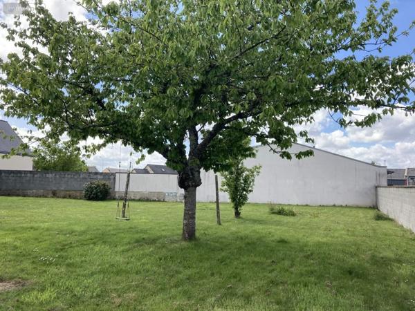 Maison à louer à Saint-Aubin-du-Cormier en Ille-et-Vilaine (35140), ref : 137/1118   
Centre-Bourg