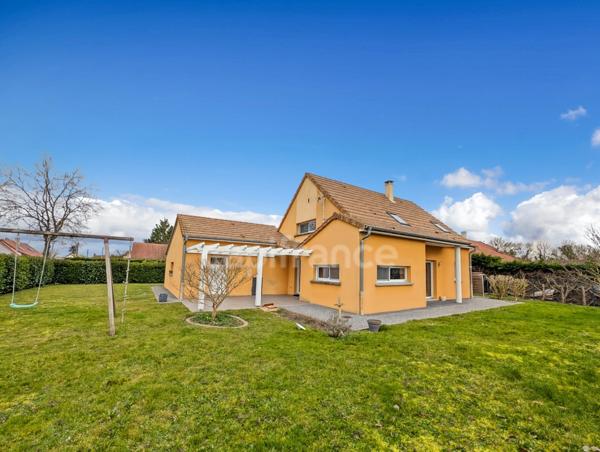 Saint-Germain-Du-Plain (71) Maison d'architecte Moderne à vendre de 120 m² 5 pièces Carport terrasse Géothermie !