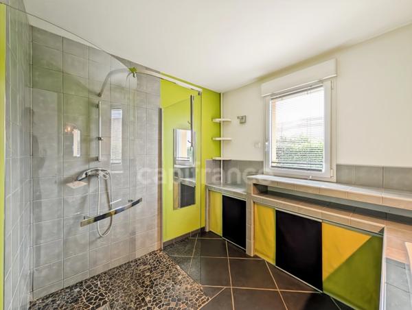 Saint-Germain-Du-Plain (71) Maison d'architecte Moderne à vendre de 120 m² 5 pièces Carport terrasse Géothermie !