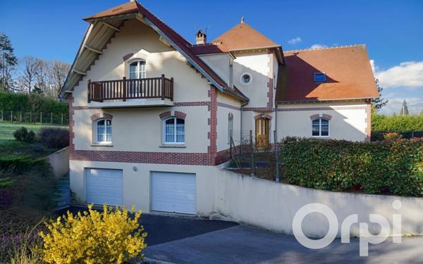 Maison à vendre    6 pièces • 242,85 m2    Gournay-en-Bray