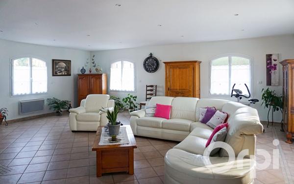 Maison à vendre    6 pièces • 242,85 m2    Gournay-en-Bray