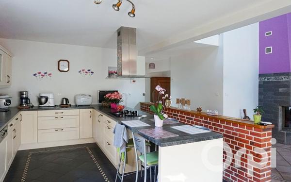 Maison à vendre    6 pièces • 242,85 m2    Gournay-en-Bray